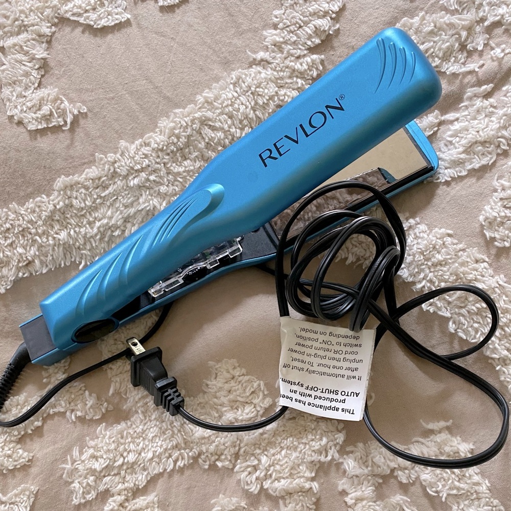 Revlon Ceramic Flat Iron